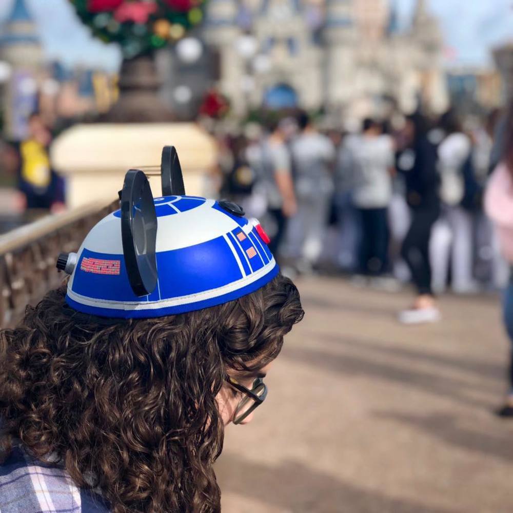 Meet your Posher, April